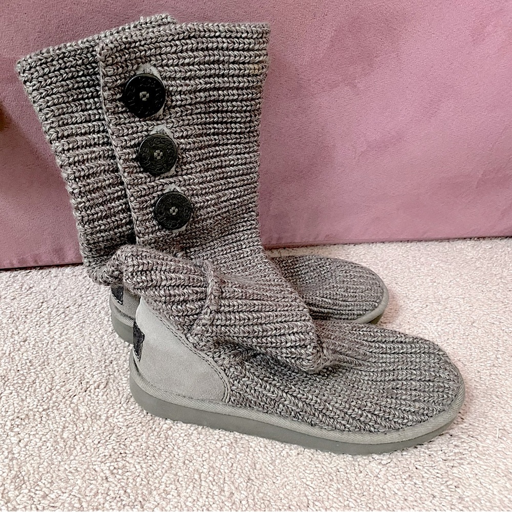 Authentic Ugg Grey Sweater Knit Boots with Buttons - Size 7